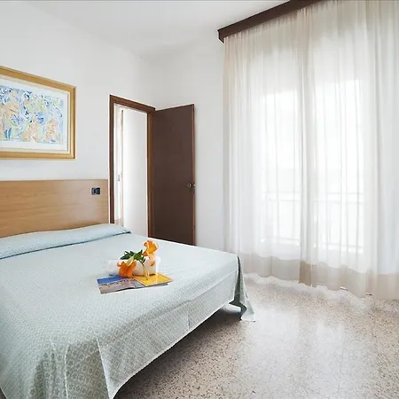 London Hotel 3*