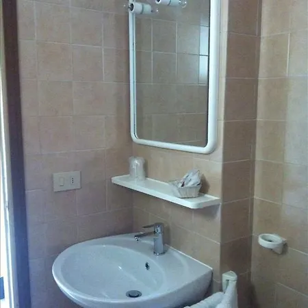 Hotel London 3*